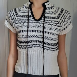 Zara Black and White V-Neck Sweater Small
